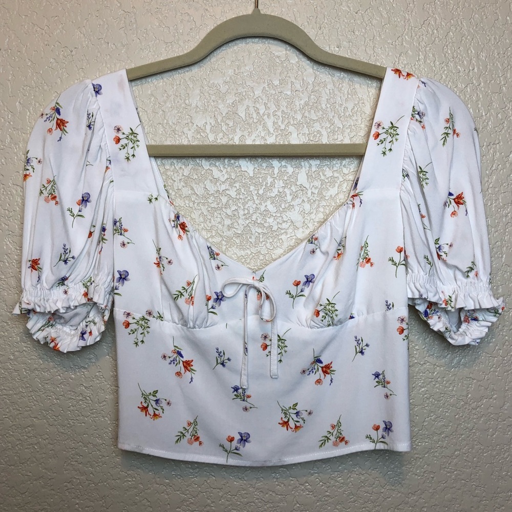 Forever 21 Floral Puff Sleeve Cropped Blouse